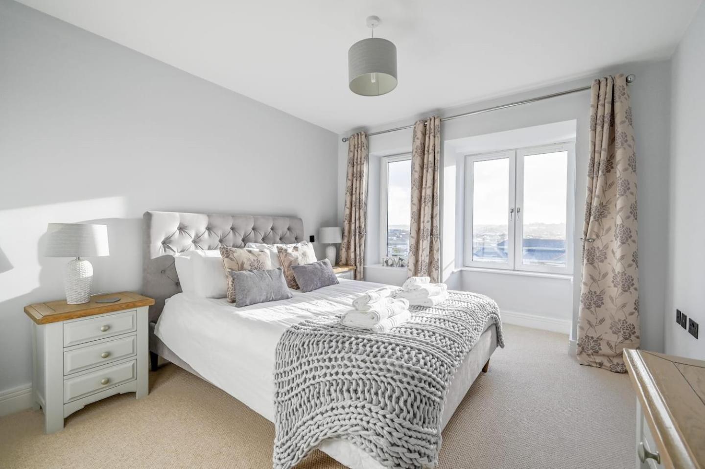 Holiday home Luxury 3-bed House, 300m, Sleeps 6, Parking Newquay (Cornwall)